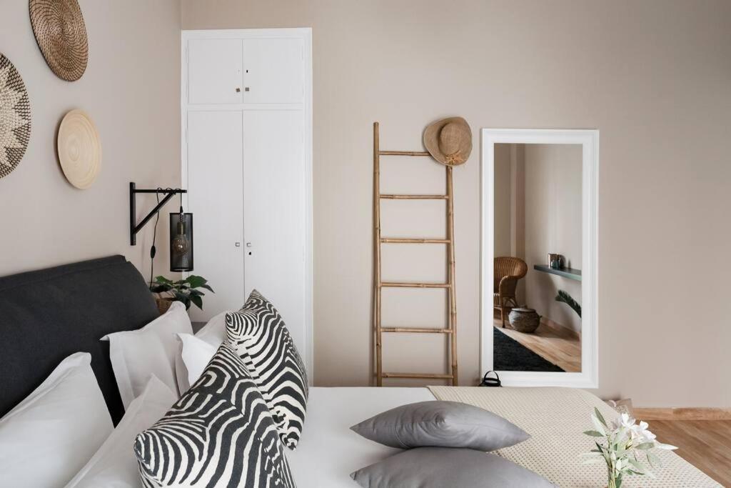 Your Home Away from Home - Phillopapou Hill Athènes Extérieur photo