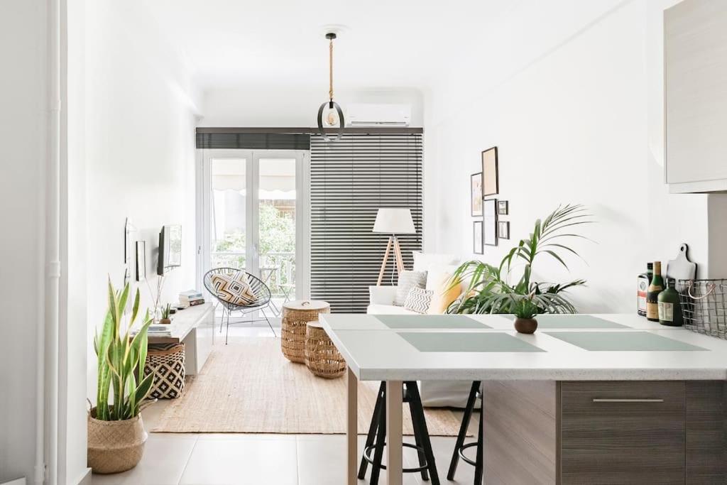 Your Home Away from Home - Phillopapou Hill Athènes Extérieur photo
